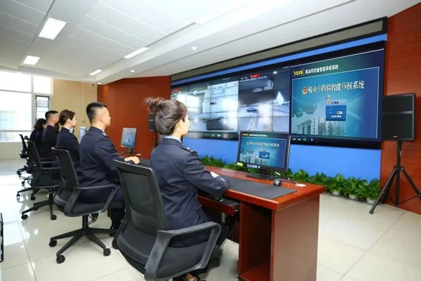 Anche scriptor AI Audit Revolutioniszes Commercial Vehiculum inspectionem in Sinis scriptor Erdos