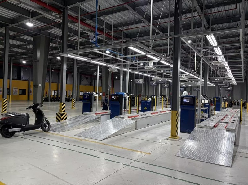 How does Anche's customized car inspection system advance its internationalization in Vietnam?